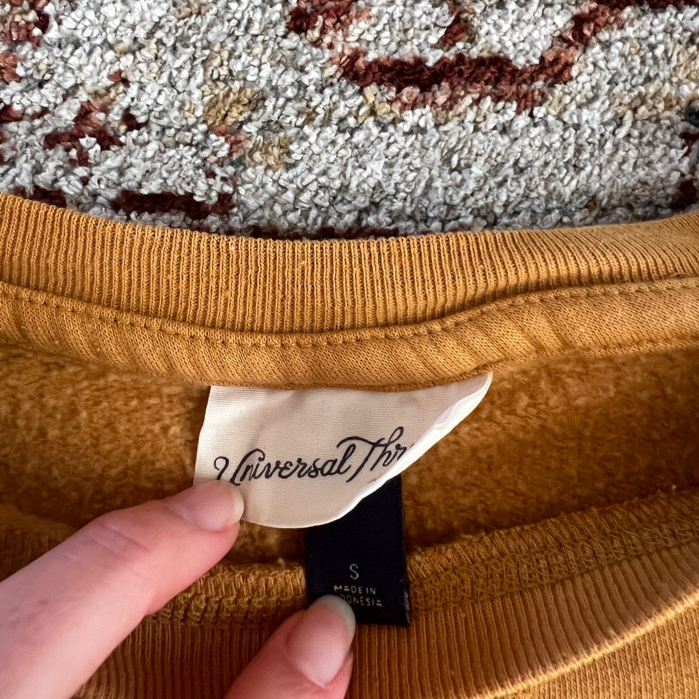 Universal Thread women’s pullover - Picture 2 of 4